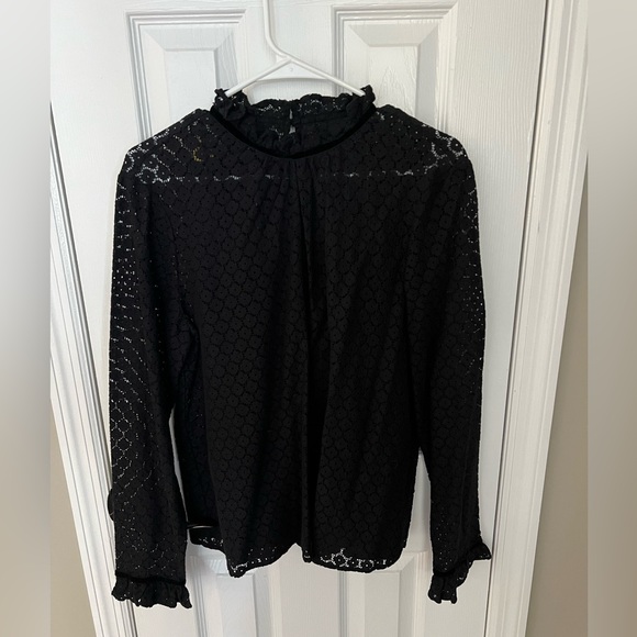 Lace Top Comes with Black Cami - Picture 1 of 4